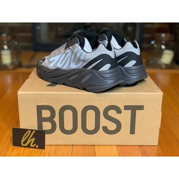 Sz 12 Yeezy Adidas Boost 700 MNVN "Metallic" - Picture 3 of 7